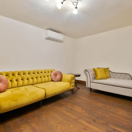 Blue House بيت ضيافة بلوفديف