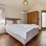 بيت ضيافة Blue House 3*